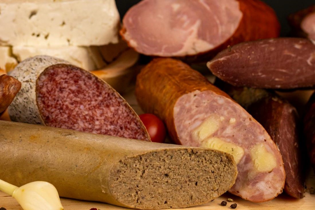 Как выбрать хорошую колбасу, рассказала главный технолог мясокомбината